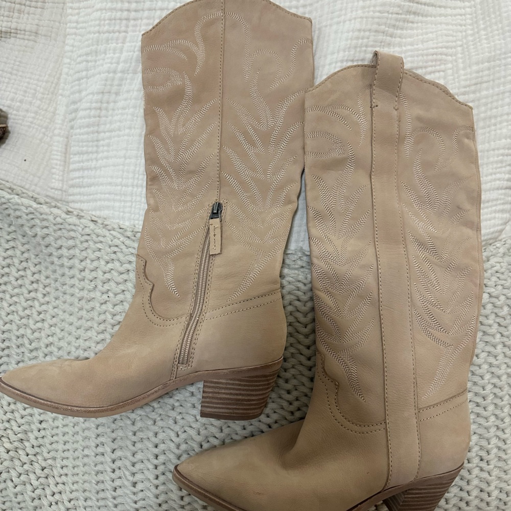 Dolce Vita Western-Style Women's Boots - Picture 2 of 12